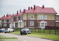 Парковочные зоны у домов квартир формата таунхаус