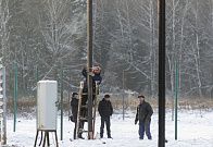 Устройство освещения площадки катка.