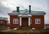 Установка держателей поручней по крыльцам и верандам. Квартал №2.1